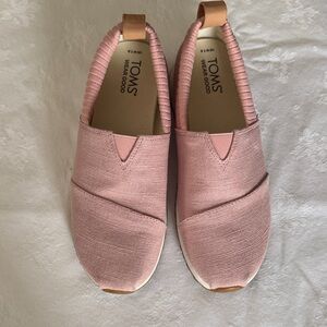 TOMS Women's Alpargata classic slip on flats in Blush Espadrilles